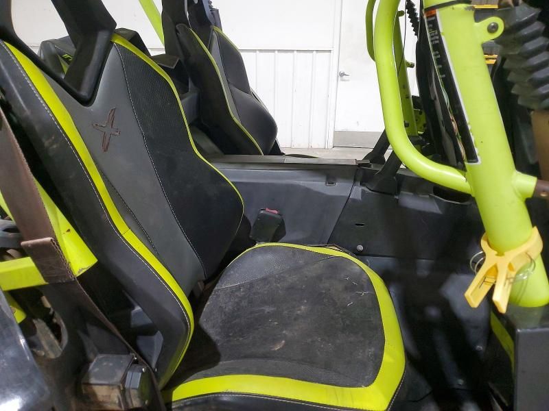 2016 Can-Am Maverick-Utility Vehicle