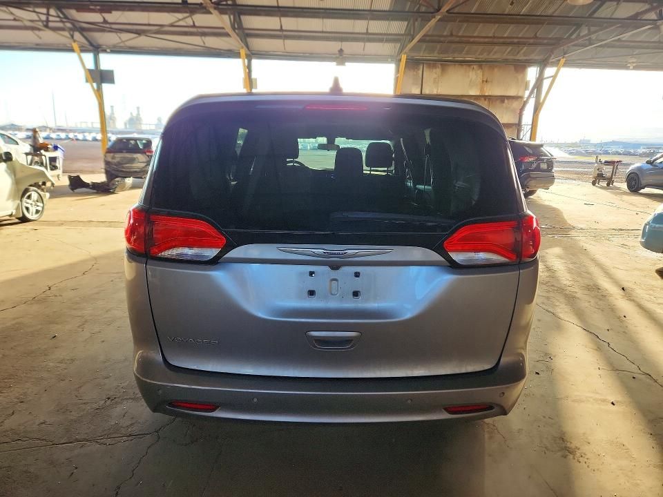 2020 Chrysler Voyager l
