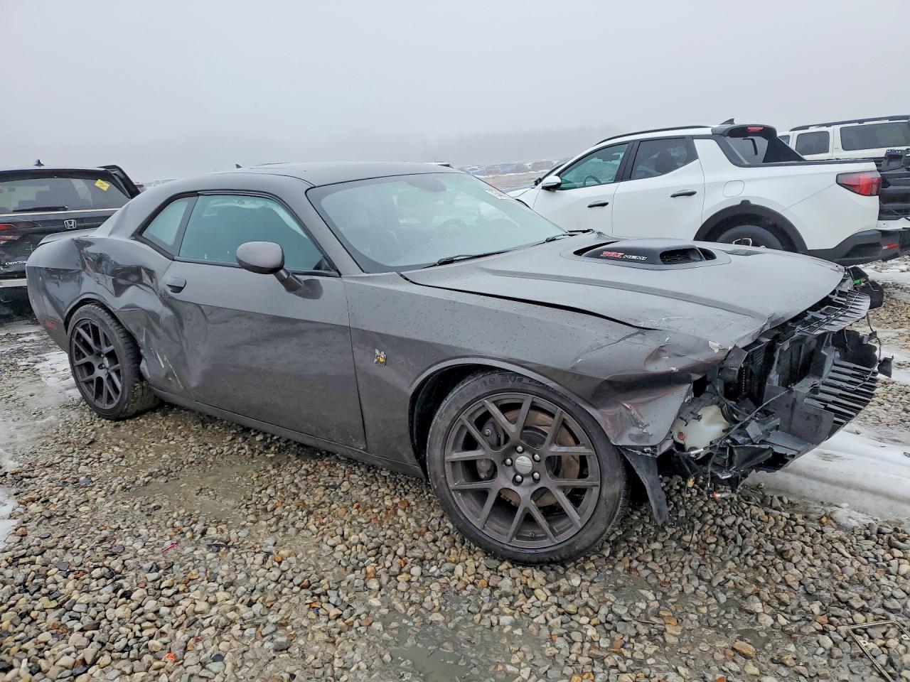2016 Dodge Challenger r