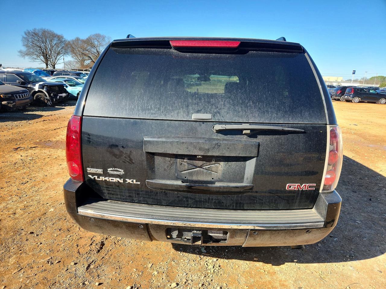 2011 GMC Yuk den