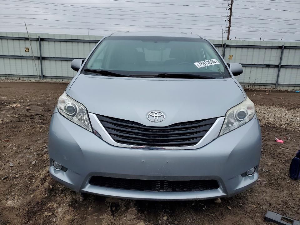 2016 Toyota Sienna xle Premium 7-passenger
