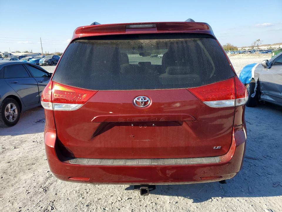 2014 Toyota Sienna le