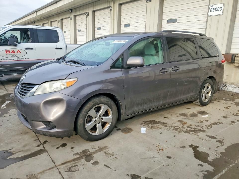 2011 Toyota Sienna le