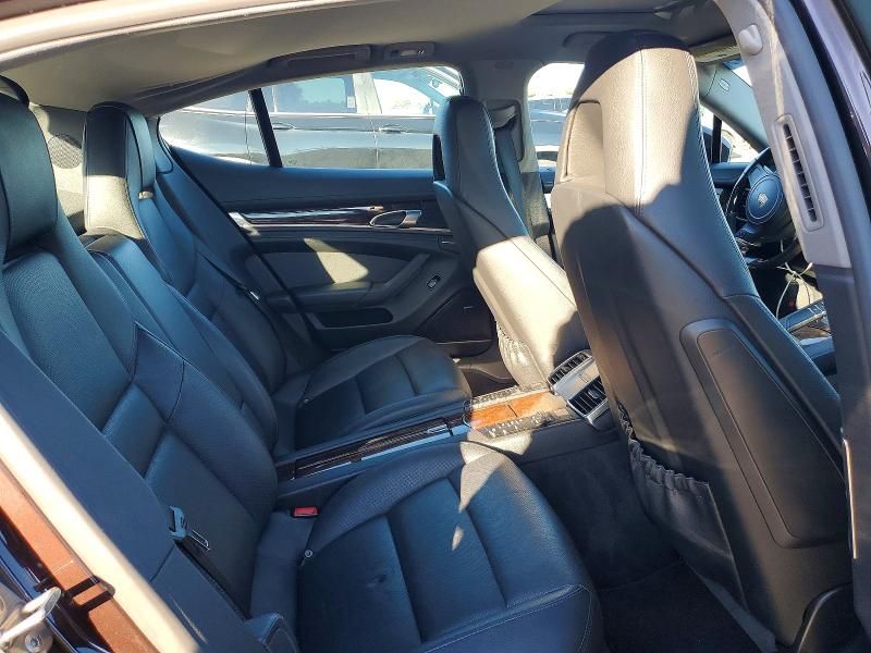 2015 Porsche Panamera 2
