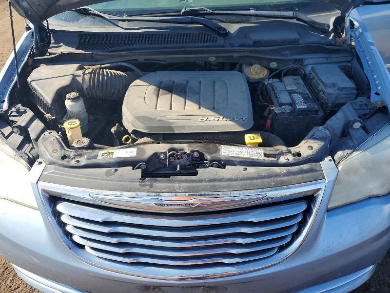 2013 Chrysler Town & Country Touring