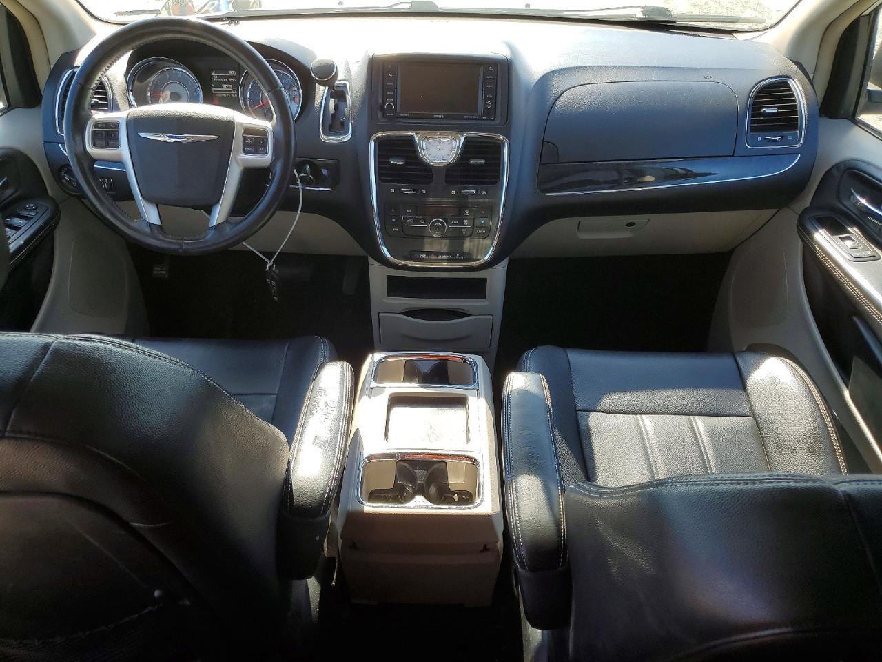 2014 Chrysler Town & Country Touring