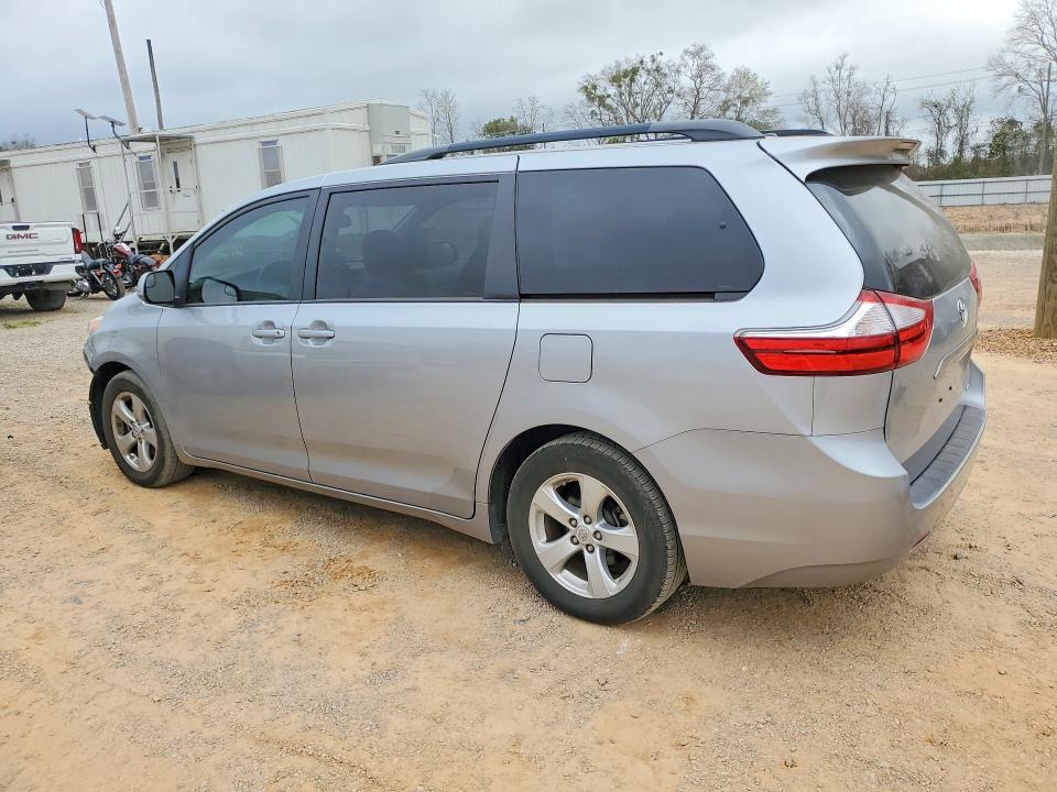 2016 Toyota Sienna le