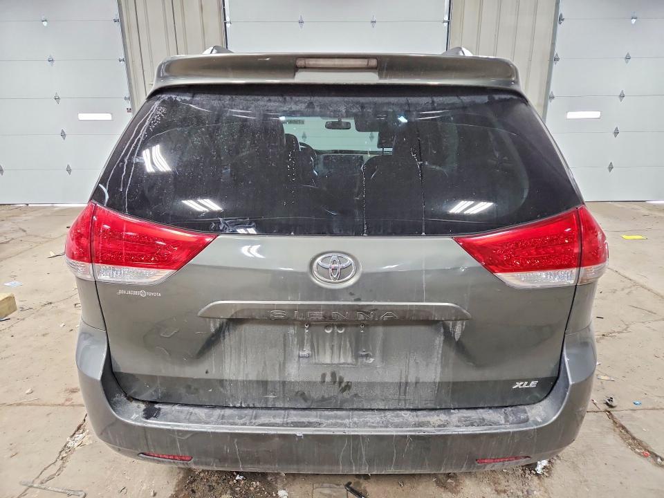 2012 Toyota Sienna xle