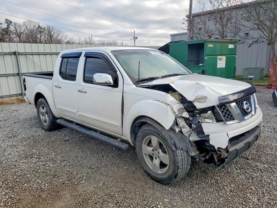 2008 Nissan Frontier Crew cab le