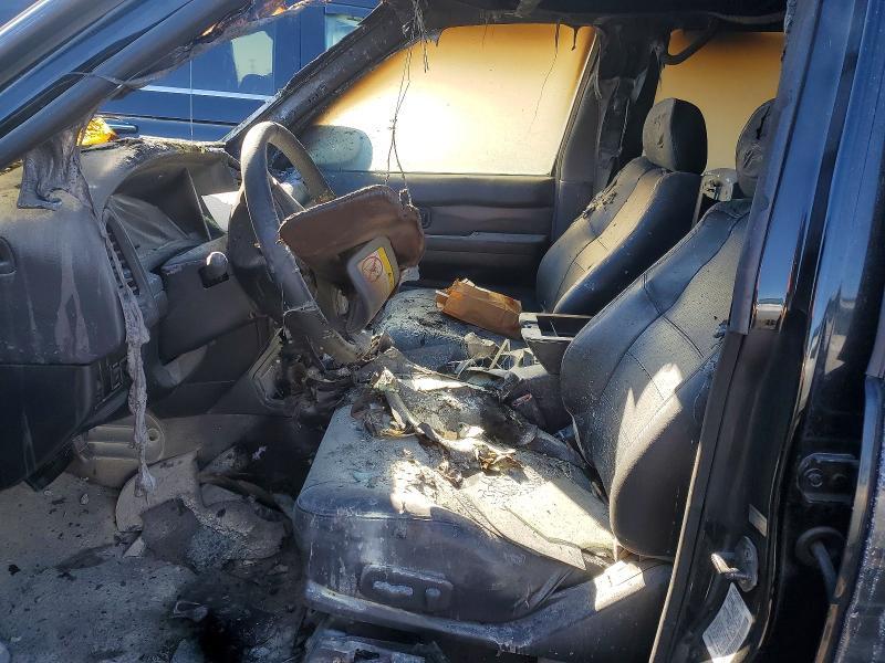 2002 Niss Pathfinder se