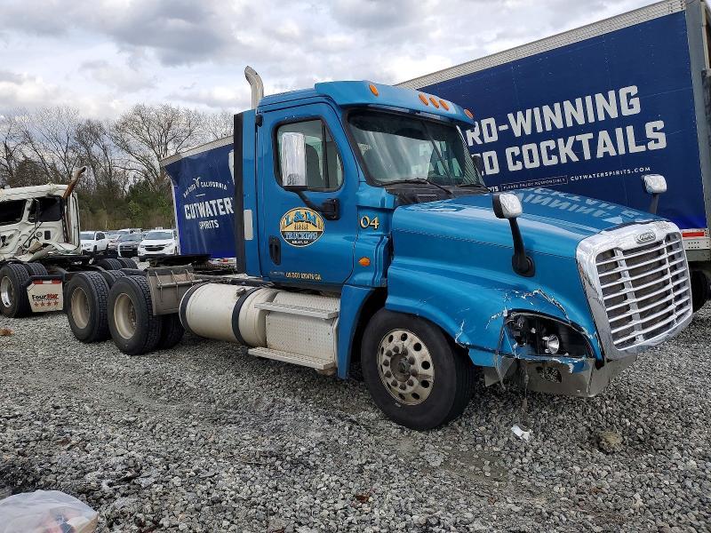2012 Freightliner Cascadia Semi Truck
