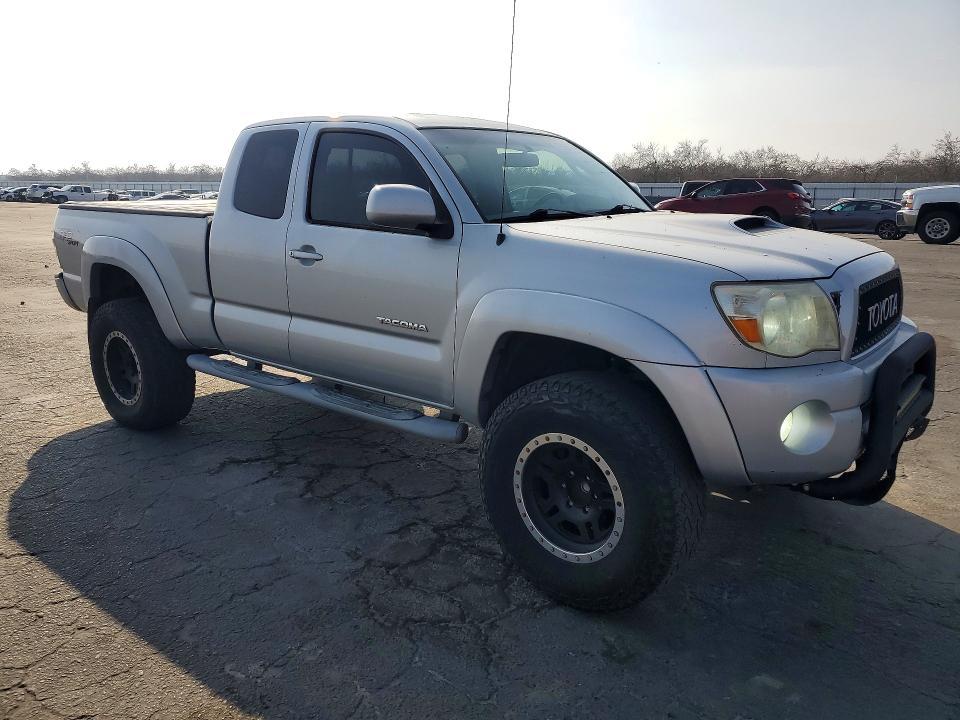 2005 Toyota Tacoma Prerunner Access cab
