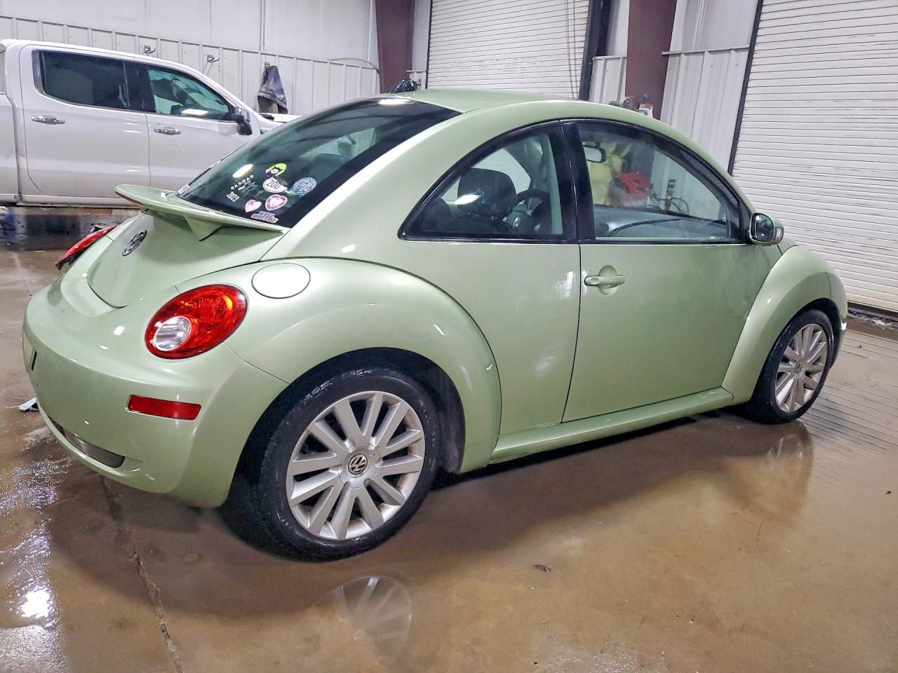 2008 Volkswagen New Beetle s