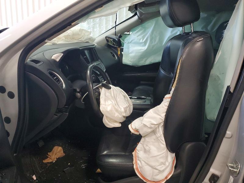 2017 Nissan Pathfinder sl