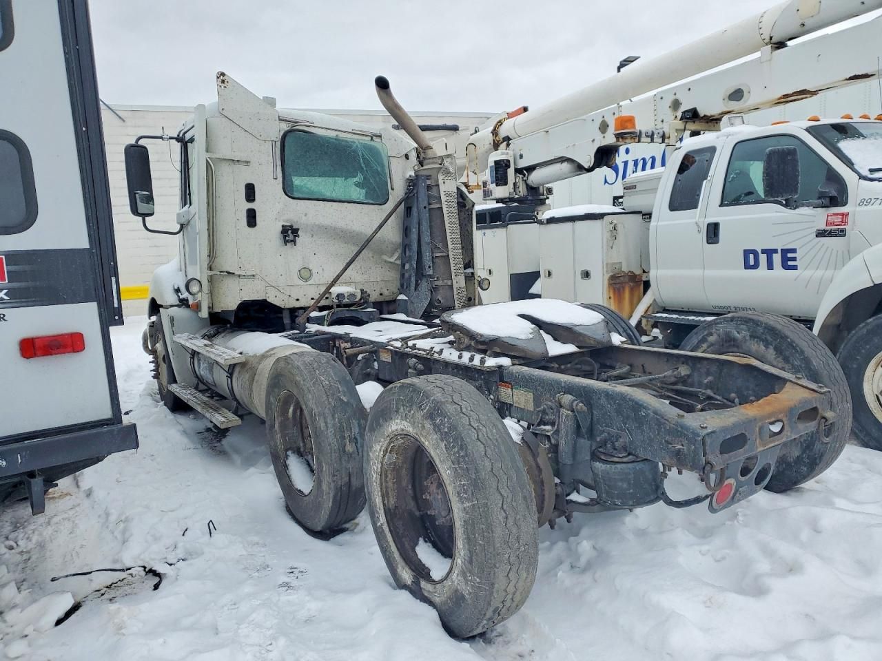 2009 Freightliner Columbia 120 Semi Truck