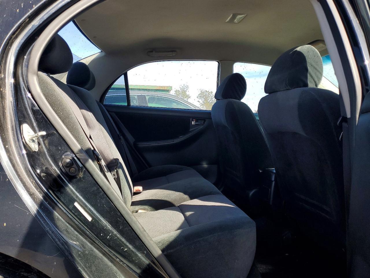 2004 Toyota Corolla ce