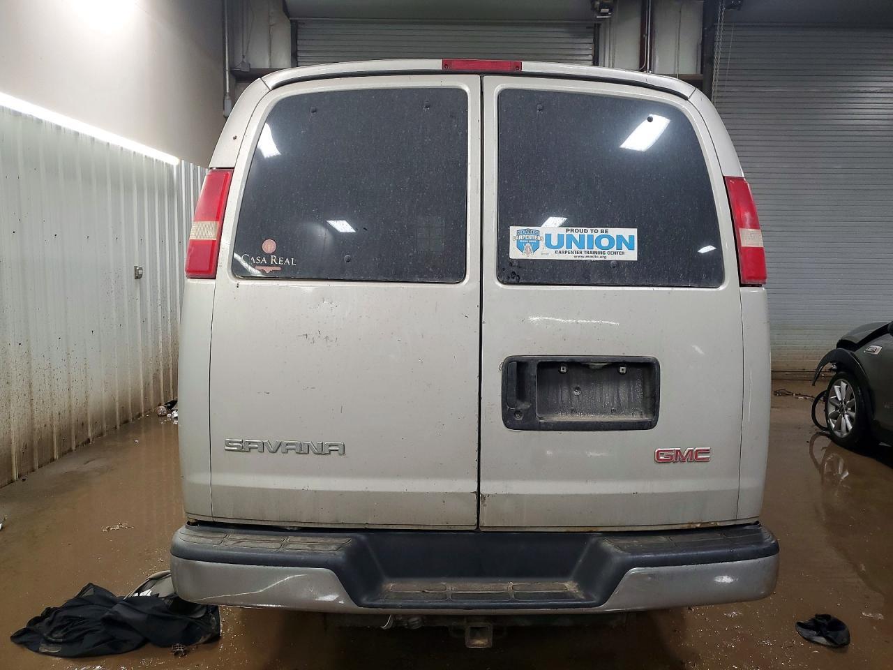 2005 GMC Savana Delivery van
