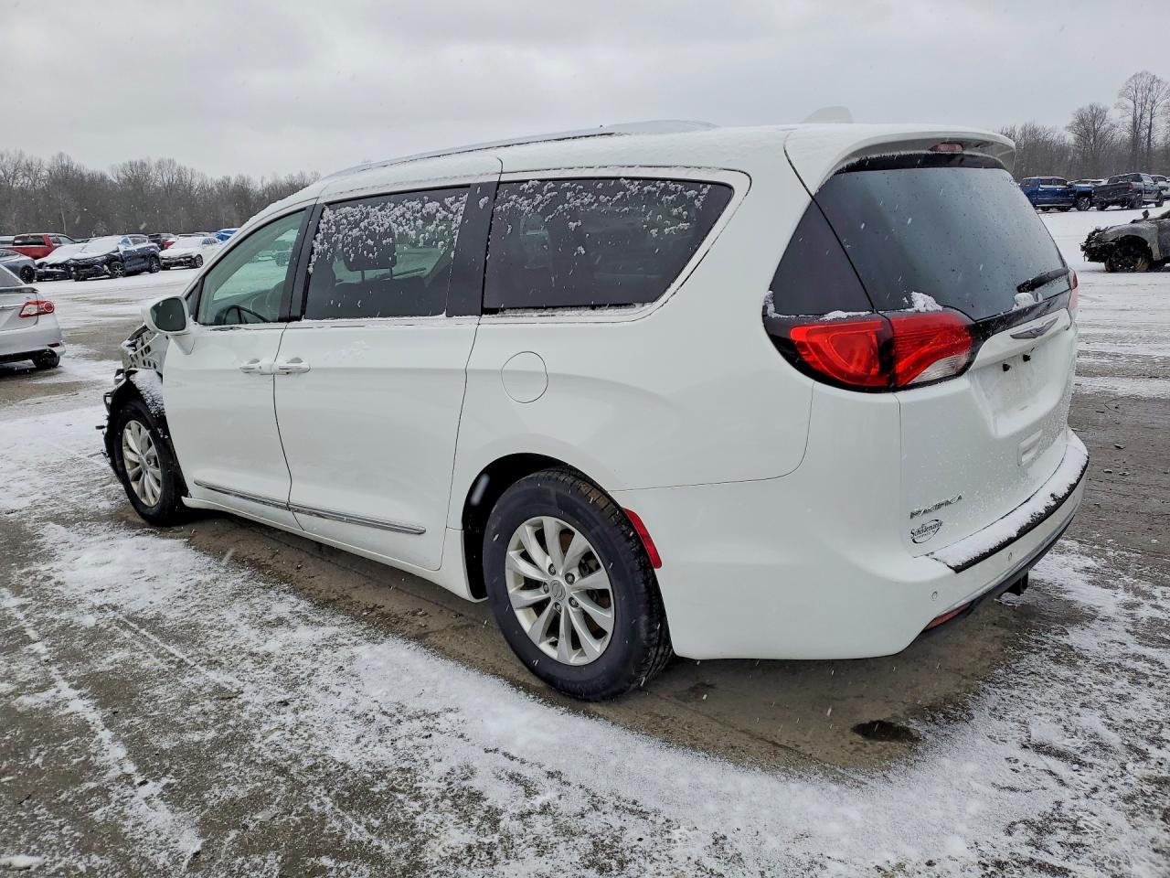 2018 Chrysler Pacifica Touring l