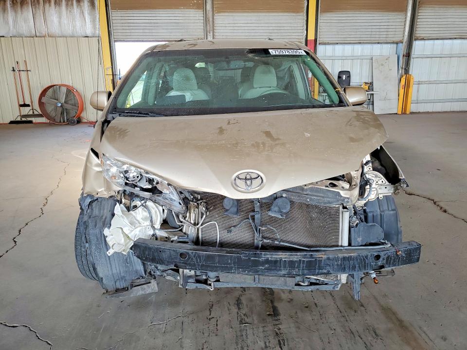 2014 Toyota Sienna le