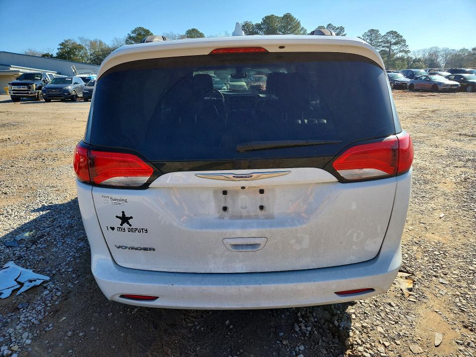 2020 Chrysler Voyager lxi