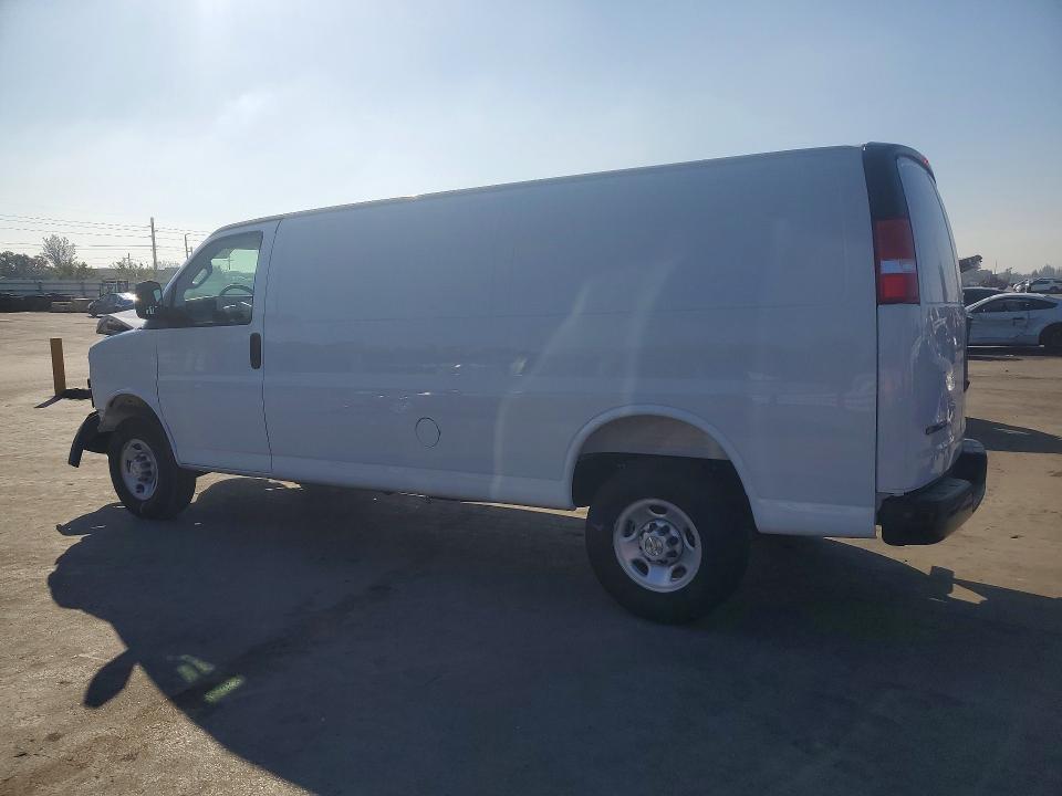 2025 Chevrolet Express G2500