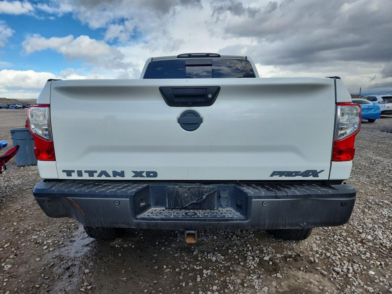 2016 Niss Titan xd