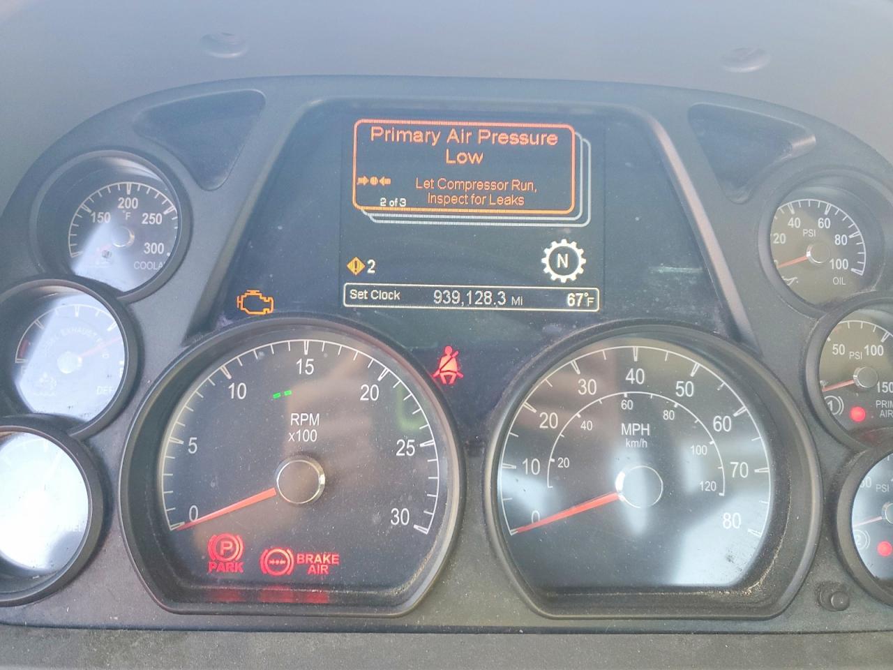 2017 Peterbilt 579 Semi Truck