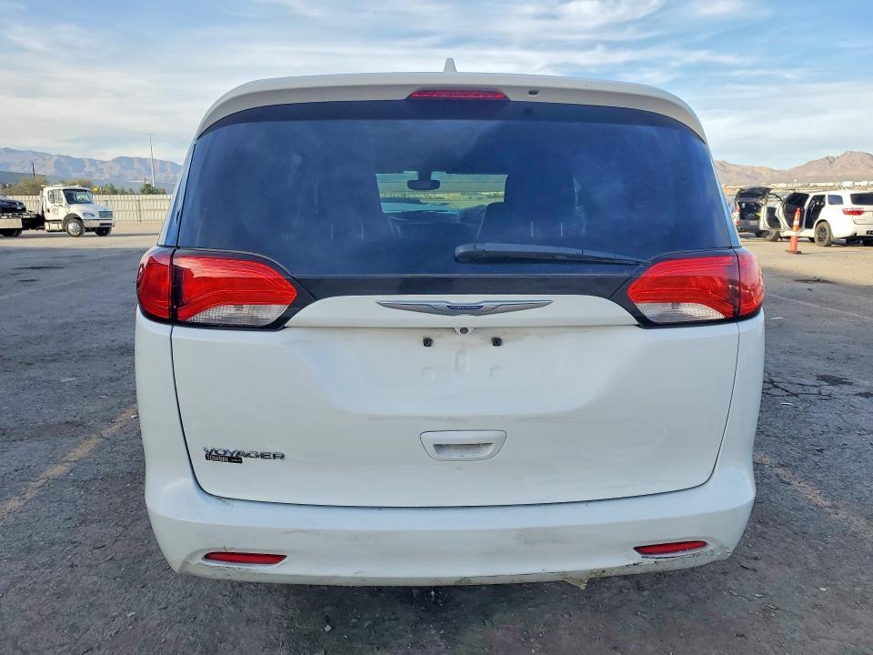2020 Chrysler Voyager lxi