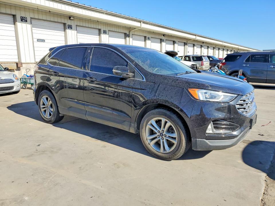 2019 Ford Edge sel