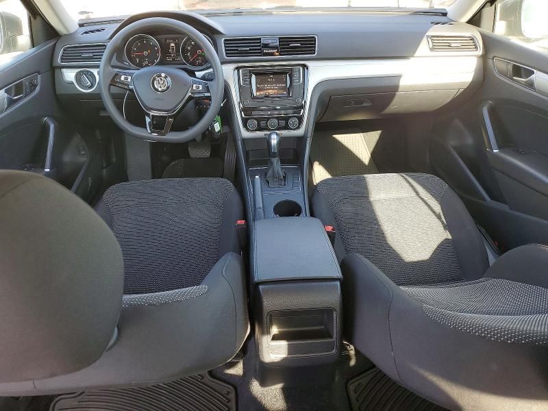 2018 Volkswagen Passat s