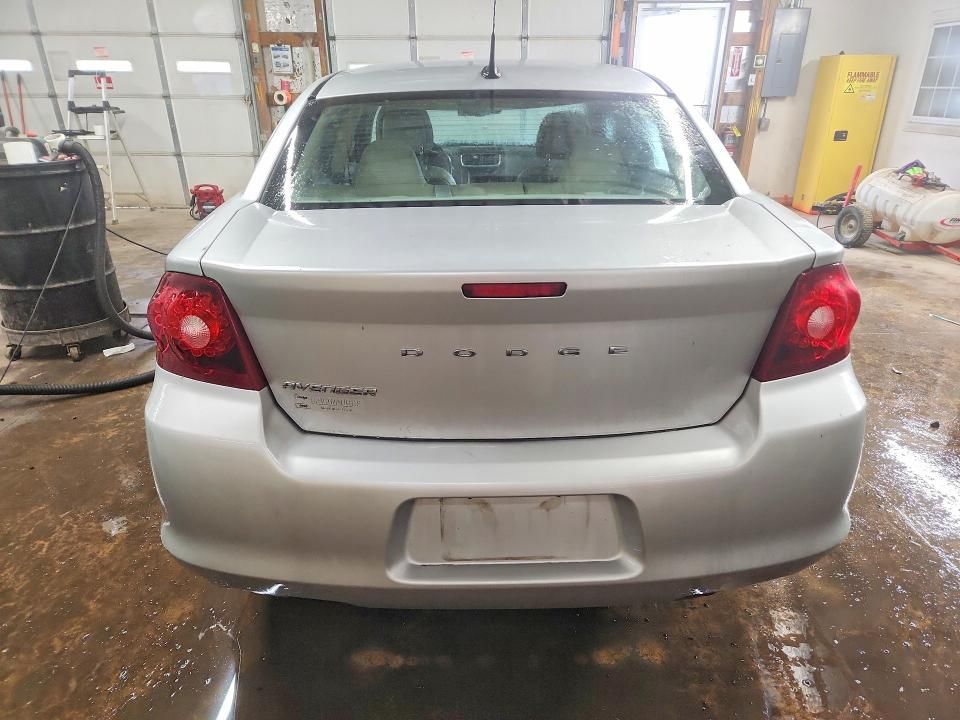 2011 Dodge Avenger lux