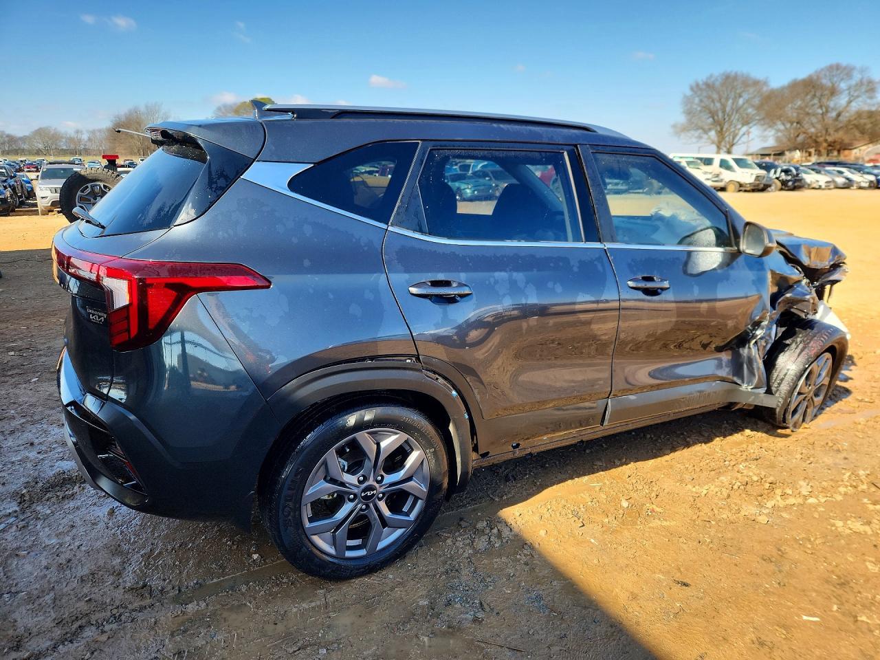 2024 KIA Seltos s