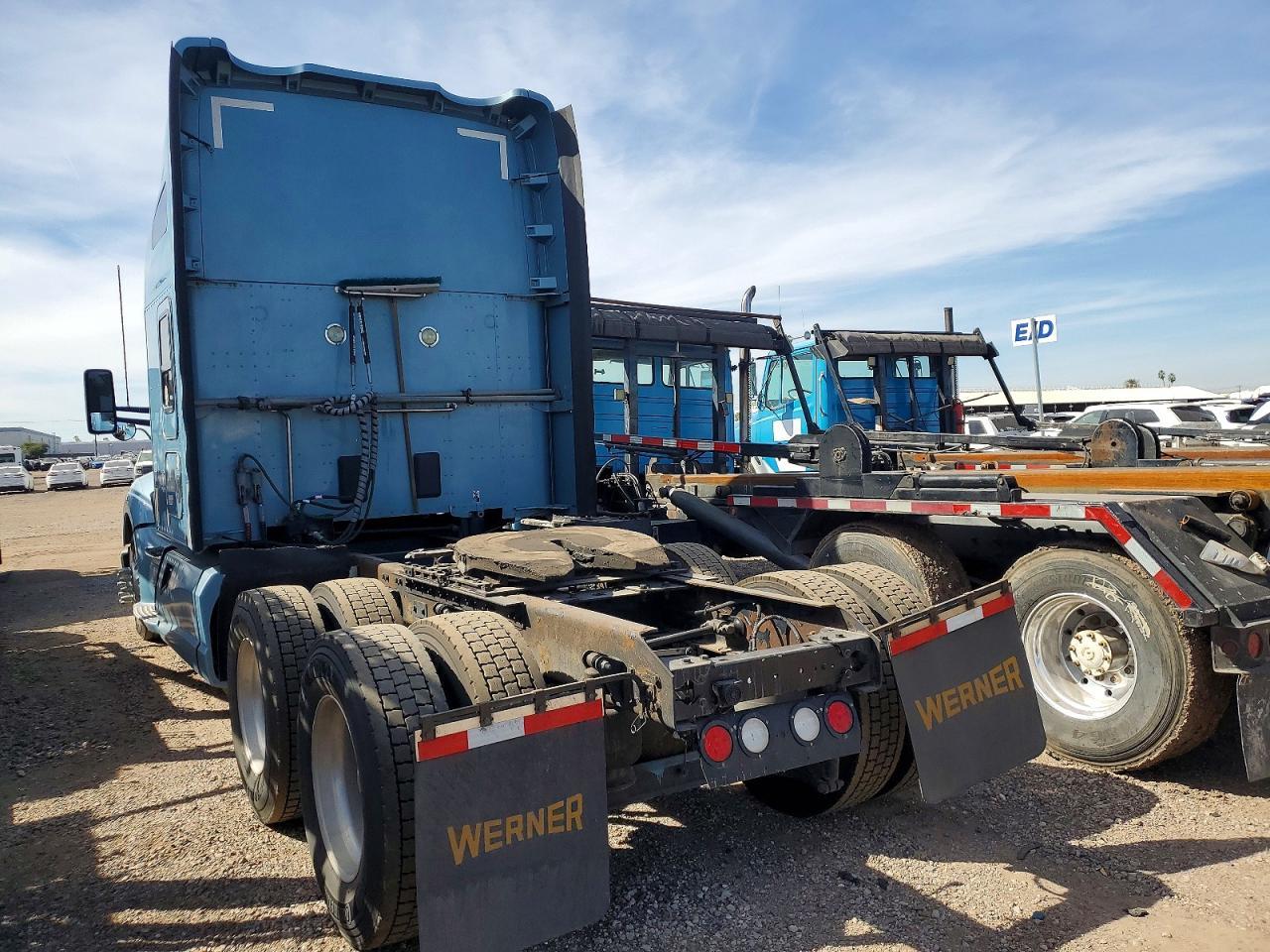 2015 Kenworth T680 Semi Truck