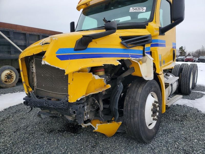 2019 Freightliner Cascadia 126 Semi Truck