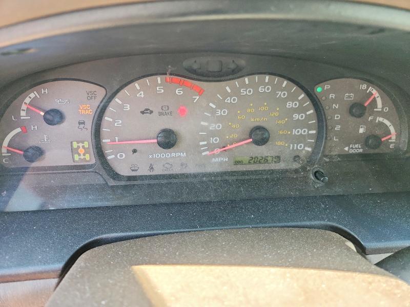 2004 Toyota Sequoia SR5