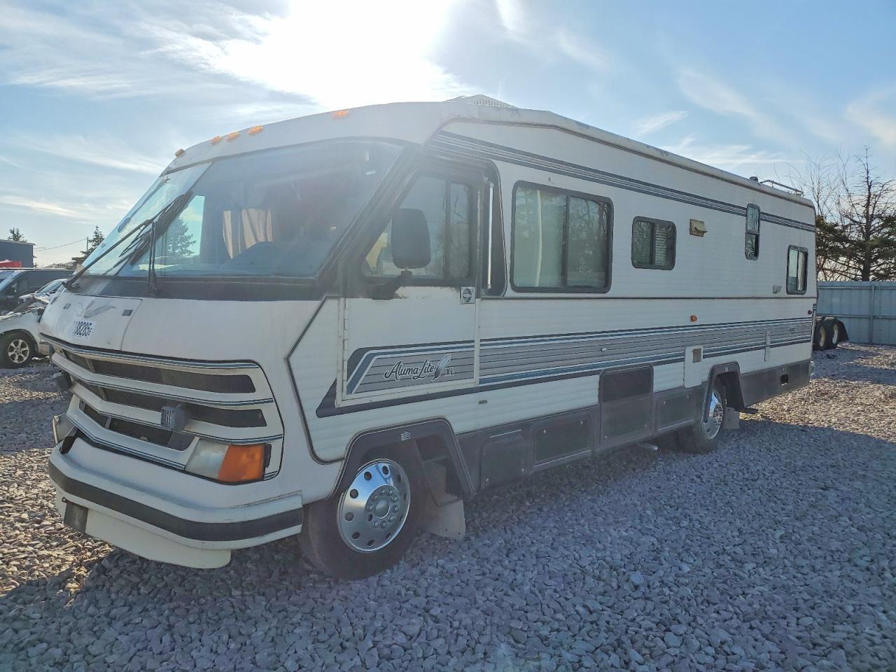 1987 Chevrolet 1987 Holdiay Rambler RV