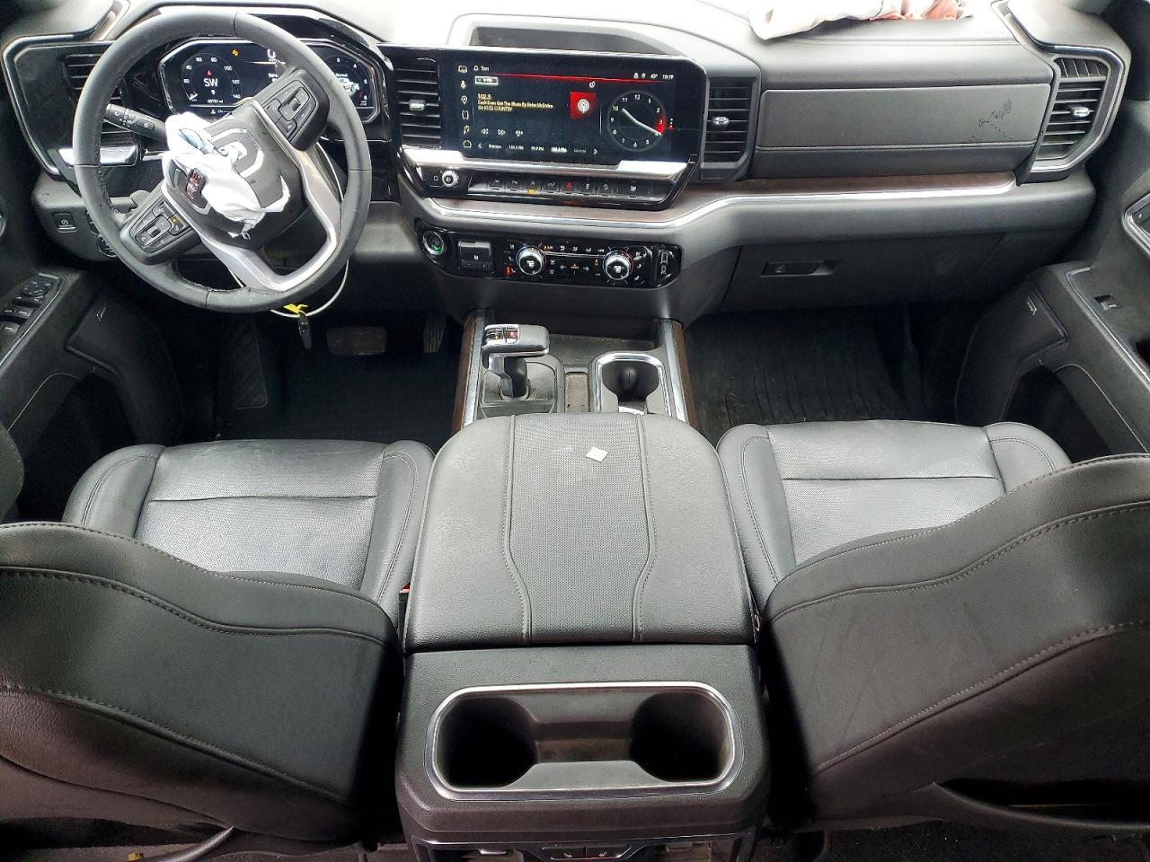 2023 GMC Sierra K1500 SLT