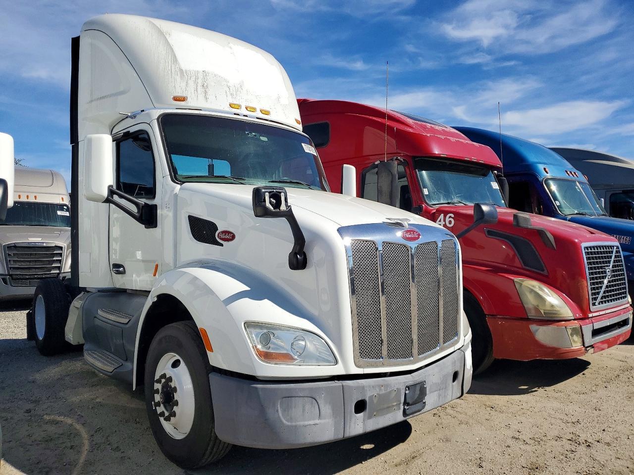 2017 Peterbilt 579