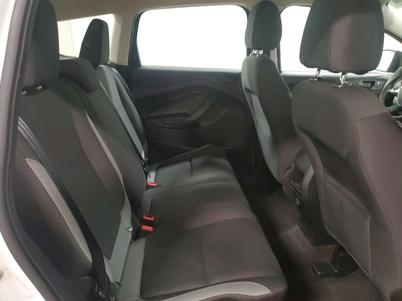 2015 Ford Escape s