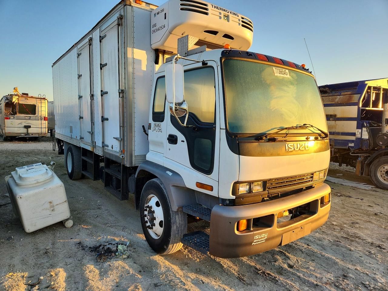 2009 Isuzu T7F Refrigerated BOX Truck