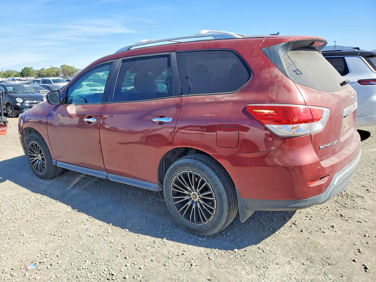 2013 Nissan Pathfinder s