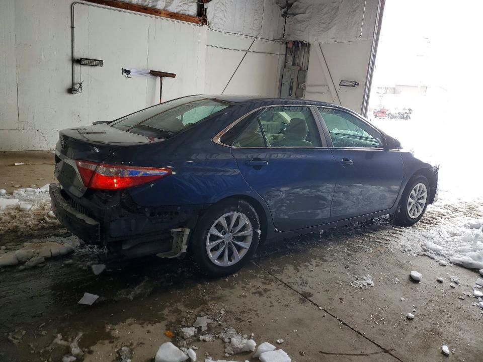 2015 Toyota Camry le