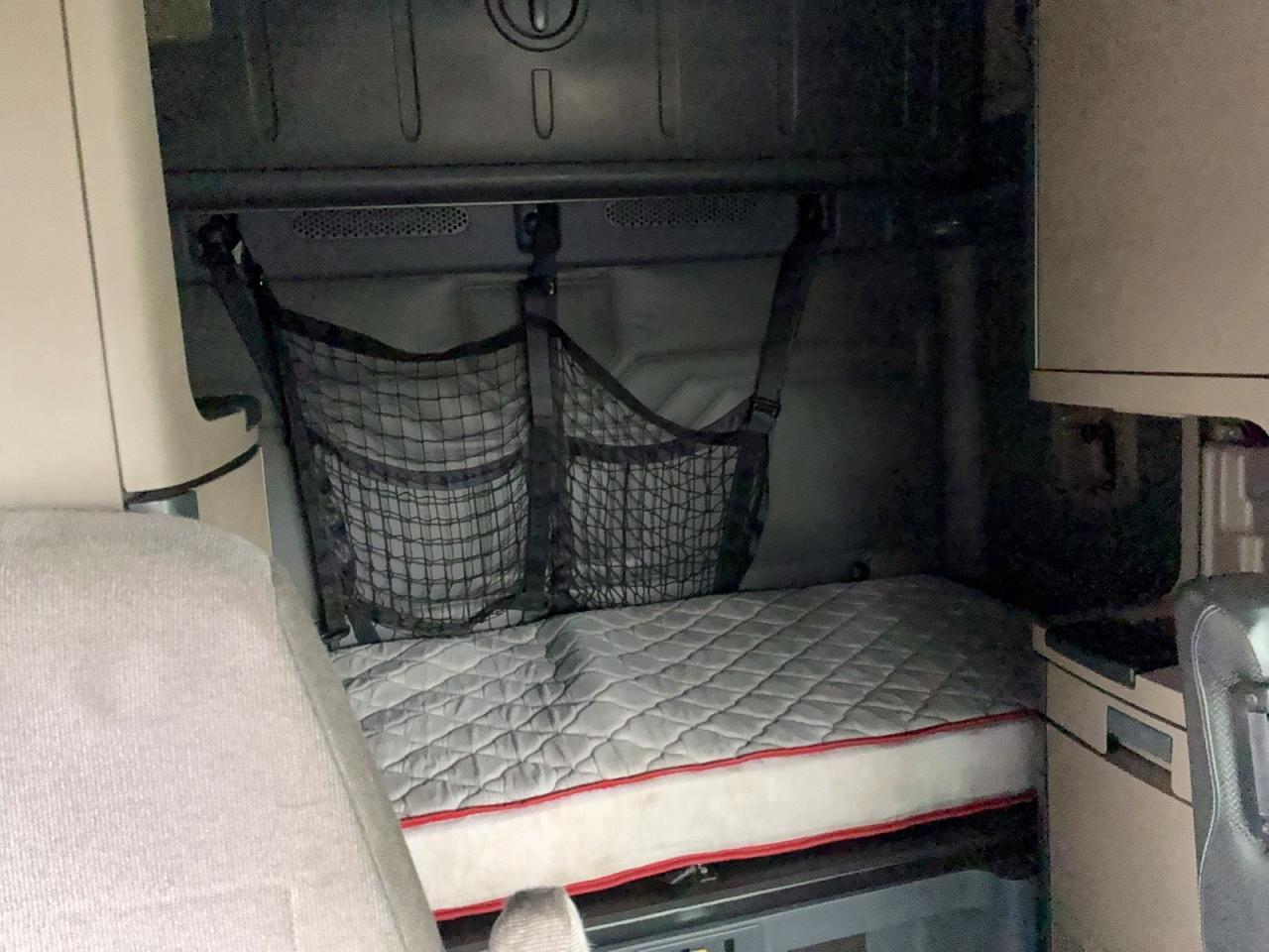 2016 Frht Cascadia 1-Trucks Truck Cab AND Chassi