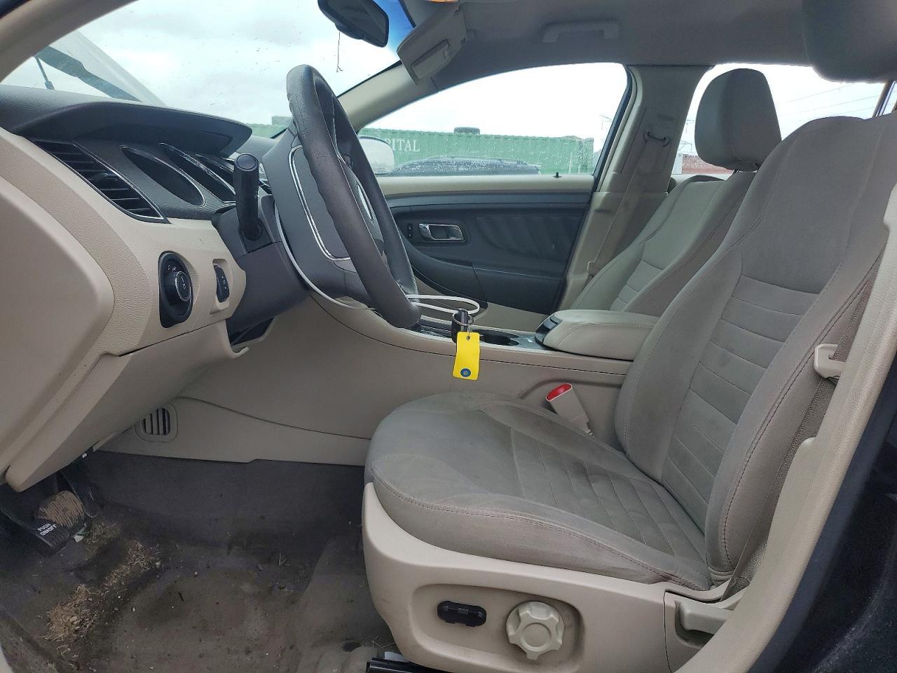 2011 Ford Taurus se