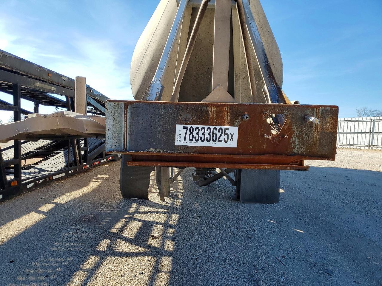 2005 LBT Pneumatic DRY Bulk Trailer