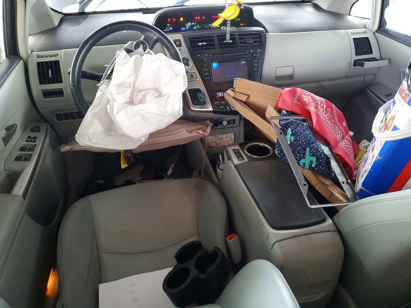 2013 Toyota Prius v Five