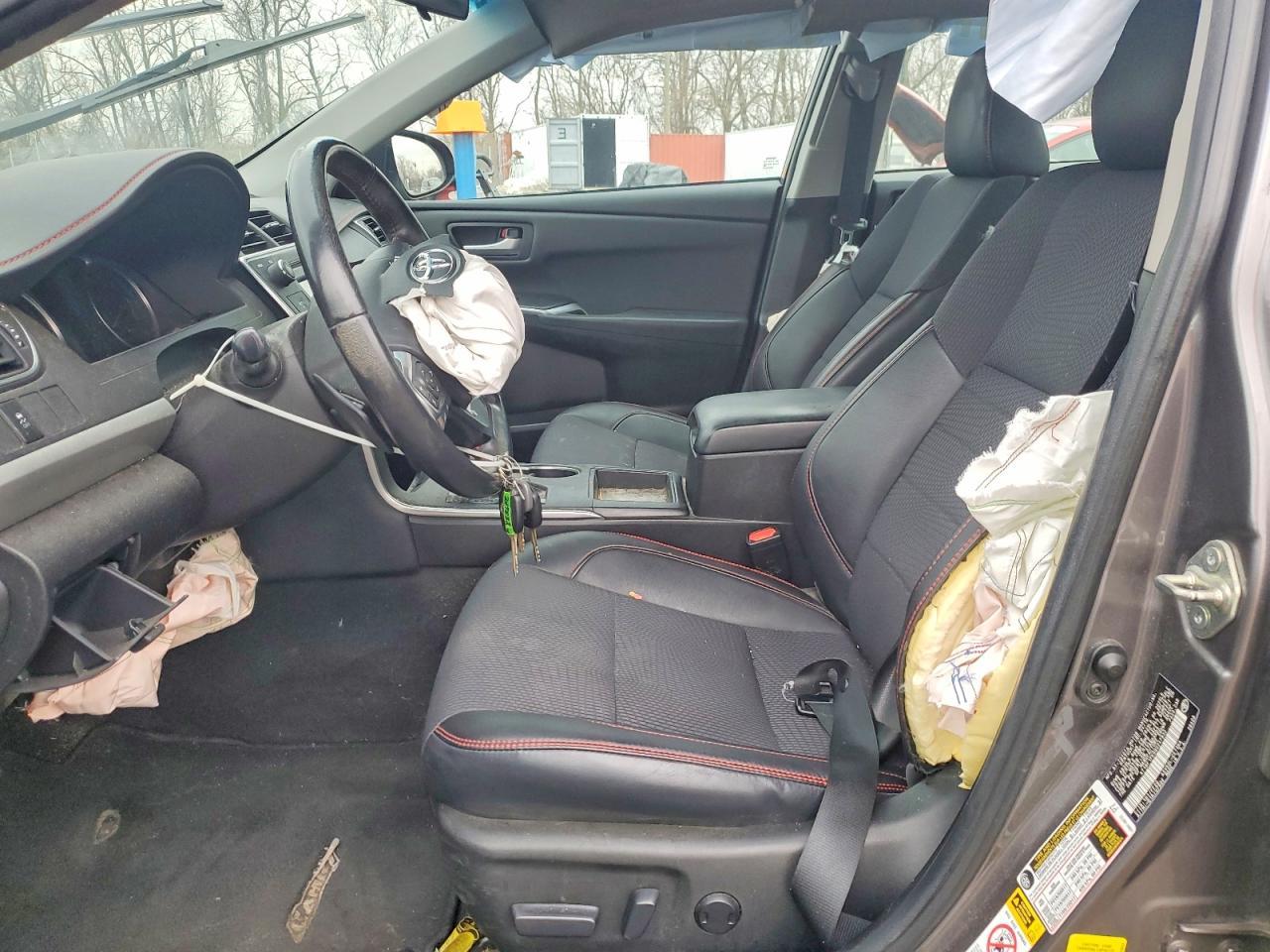 2016 Toyota Camry le