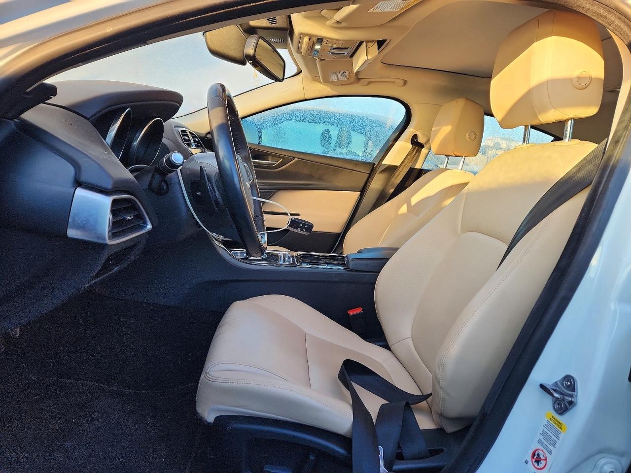 2017 Jaguar Xe Premium