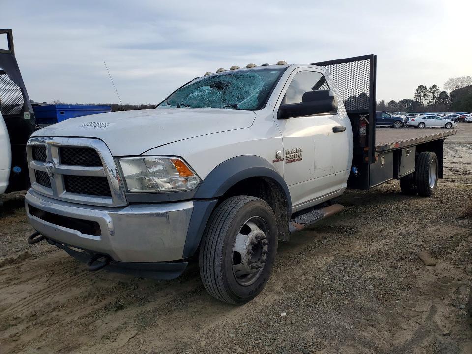 2014 Dodge Ram 5500 Flatbed Truck