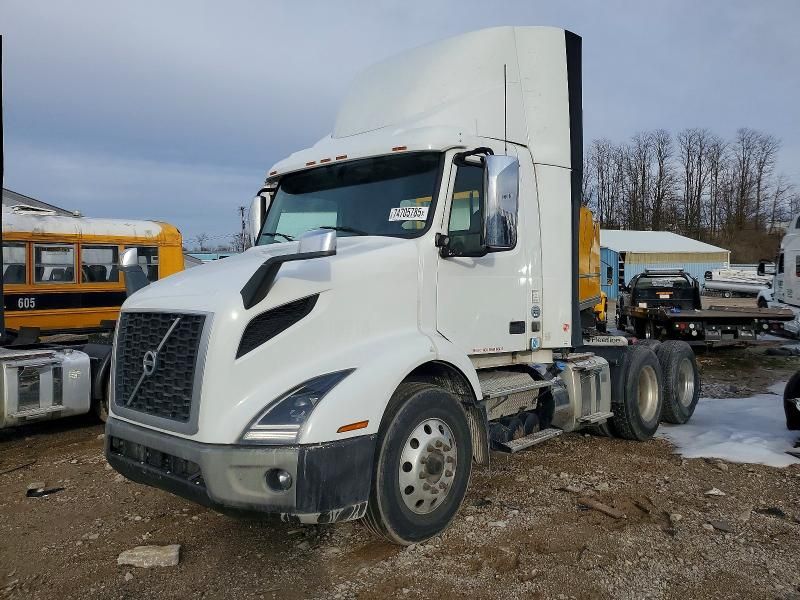 2020 Volvo VNR Semi Truck